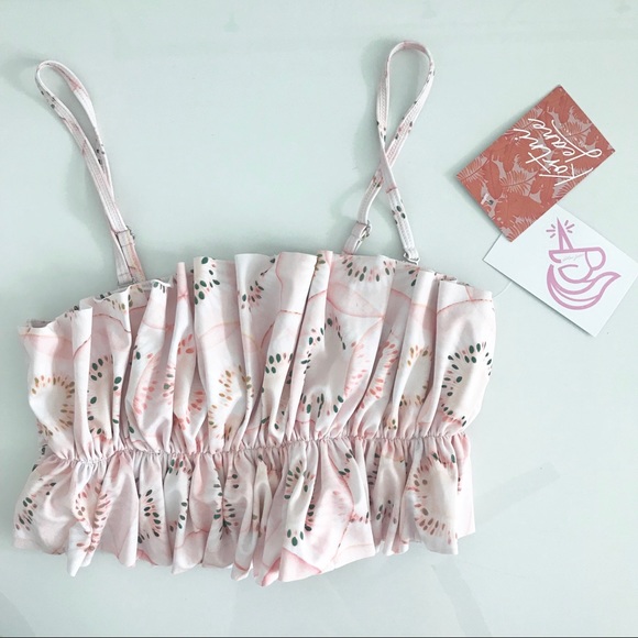 Kortni Jeane Other - Kortni Jeane Pink Kiwi print ruffle bikini top M